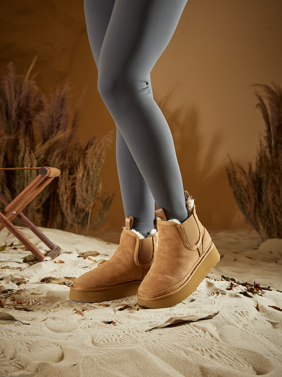 Smaibulun Ugg Chelsea On The Land Suede Shearling Boots