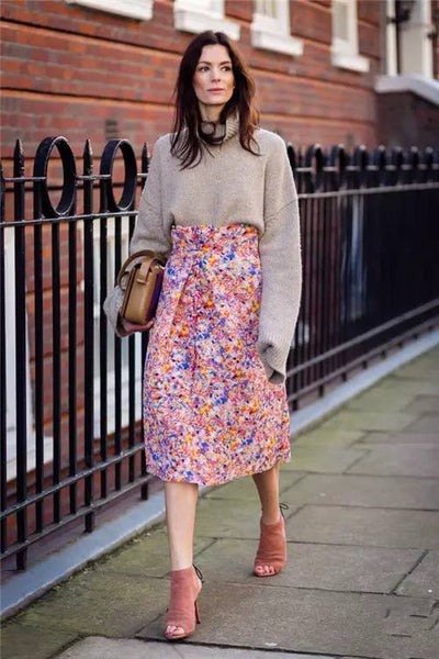 Turtleneck sweater + floral high waist skirt + open toe high heels + retro pouch