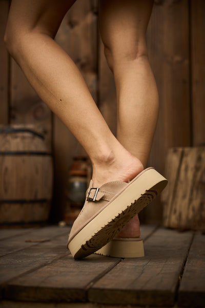 SMAIBULUN Ugg | Forever Iconic Platform Clog - Sand