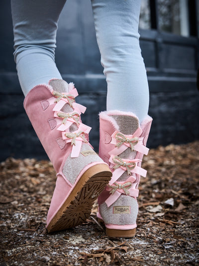 SMAIBULUN Ugg | Rhinestone Ribbon Tri-Tie Bow Suede Boots - Pink