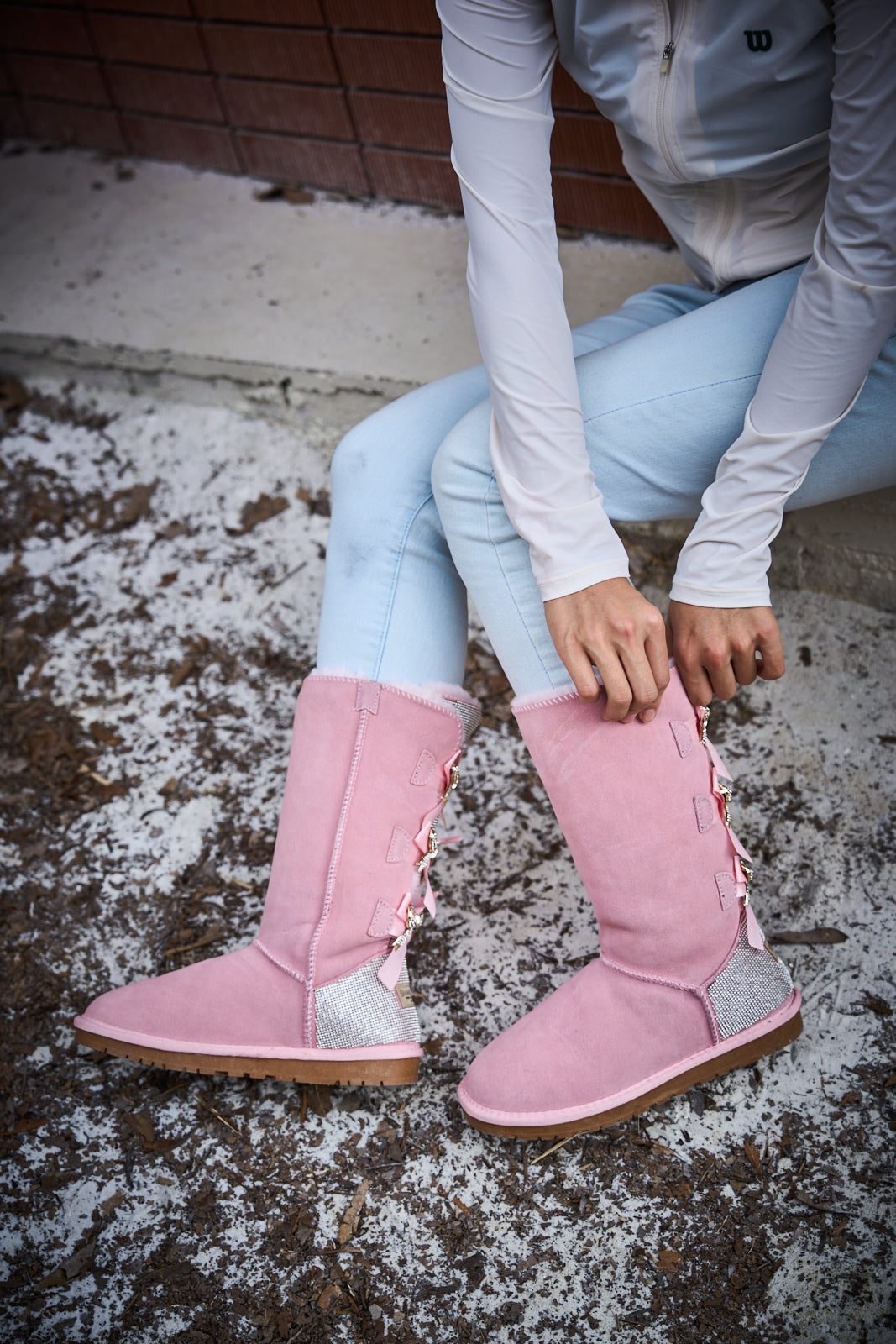 SMAIBULUN Ugg | Rhinestone Ribbon Tri-Tie Bow Suede Boots - Pink