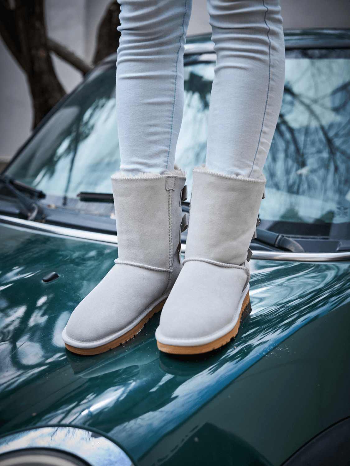 Smaibulun Ugg | Double Ballet Ribbon Bow Suede Shearling Boots - pale