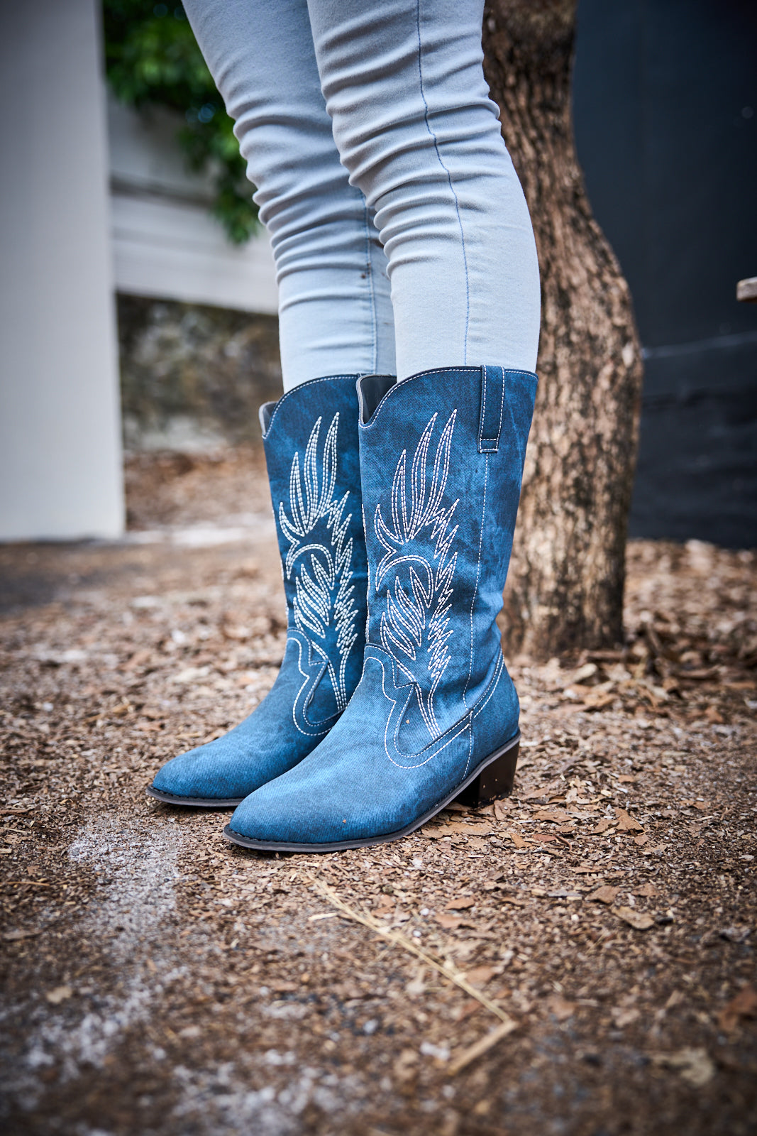 En Bloom | Vinny Wing Embroidered Western Knee Boots - Denim