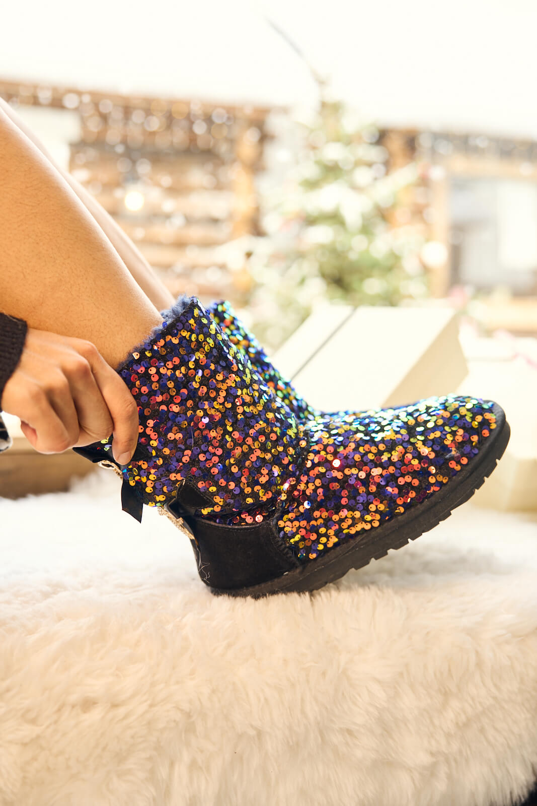 Smaibulun Ugg | Haute Holidays Sequin Glam Shearling Boots - multi