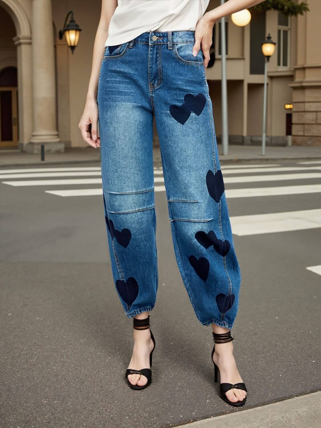 Classic Mid Waisted Barrel Jeans - blue