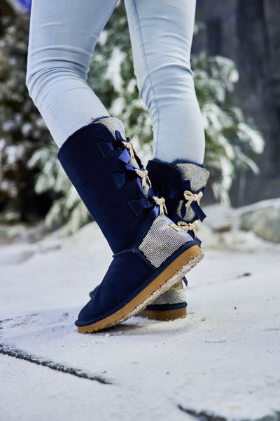 SMAIBULUN Ugg | Rhinestone Ribbon Tri-Tie Bow Suede Boots - Navy