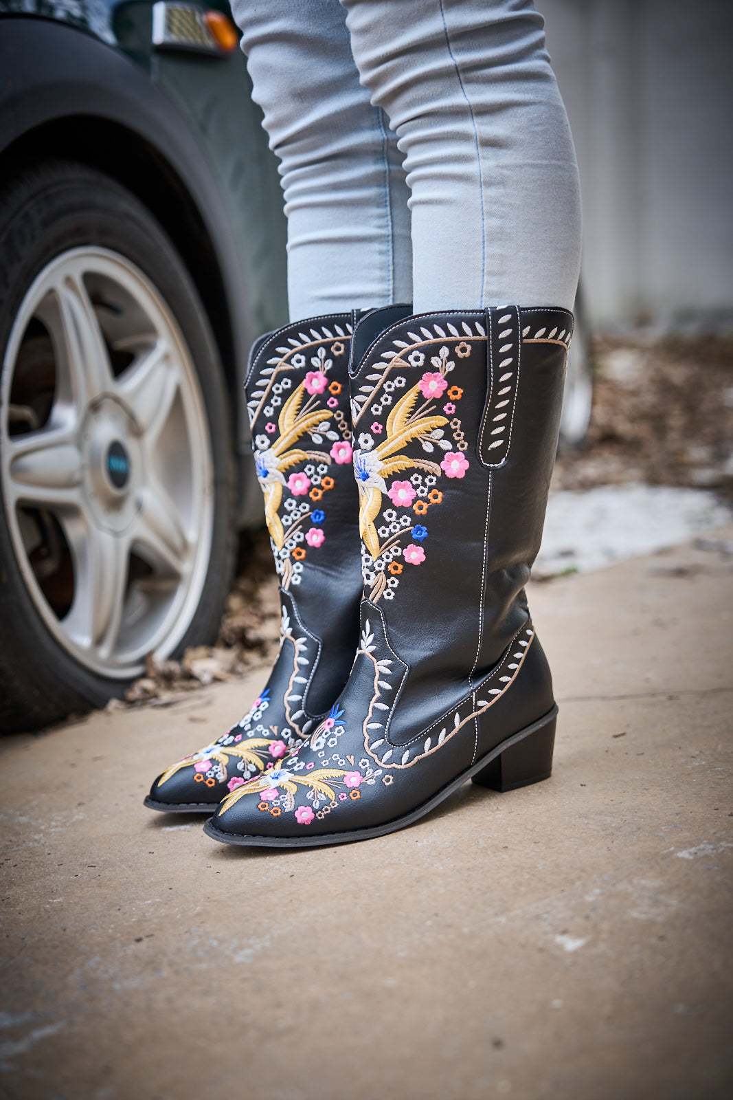 En Bloom | Santa Fe Floral Embroidered Western Knee Boots - Black