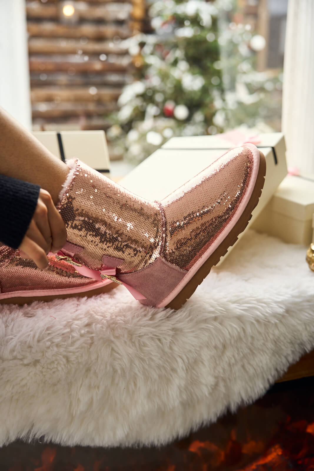 Smaibulun Ugg | Haute Holidays Sequin Glam Shearling Boots - pink