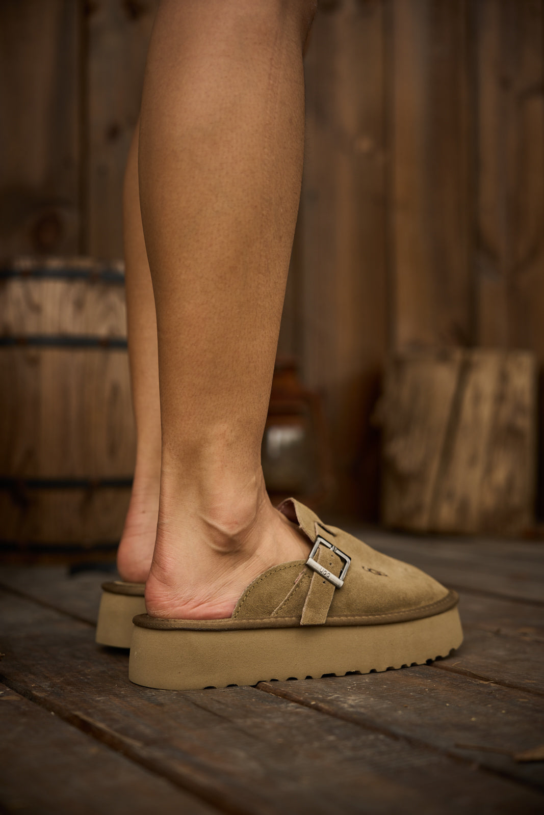 SMAIBULUN Ugg | Forever Iconic Platform Clog - Olive