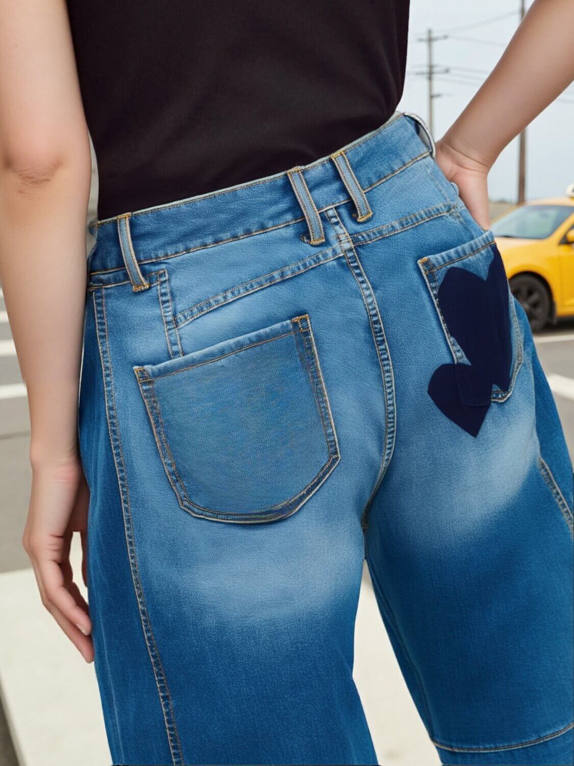 Classic Mid Waisted Barrel Jeans - blue