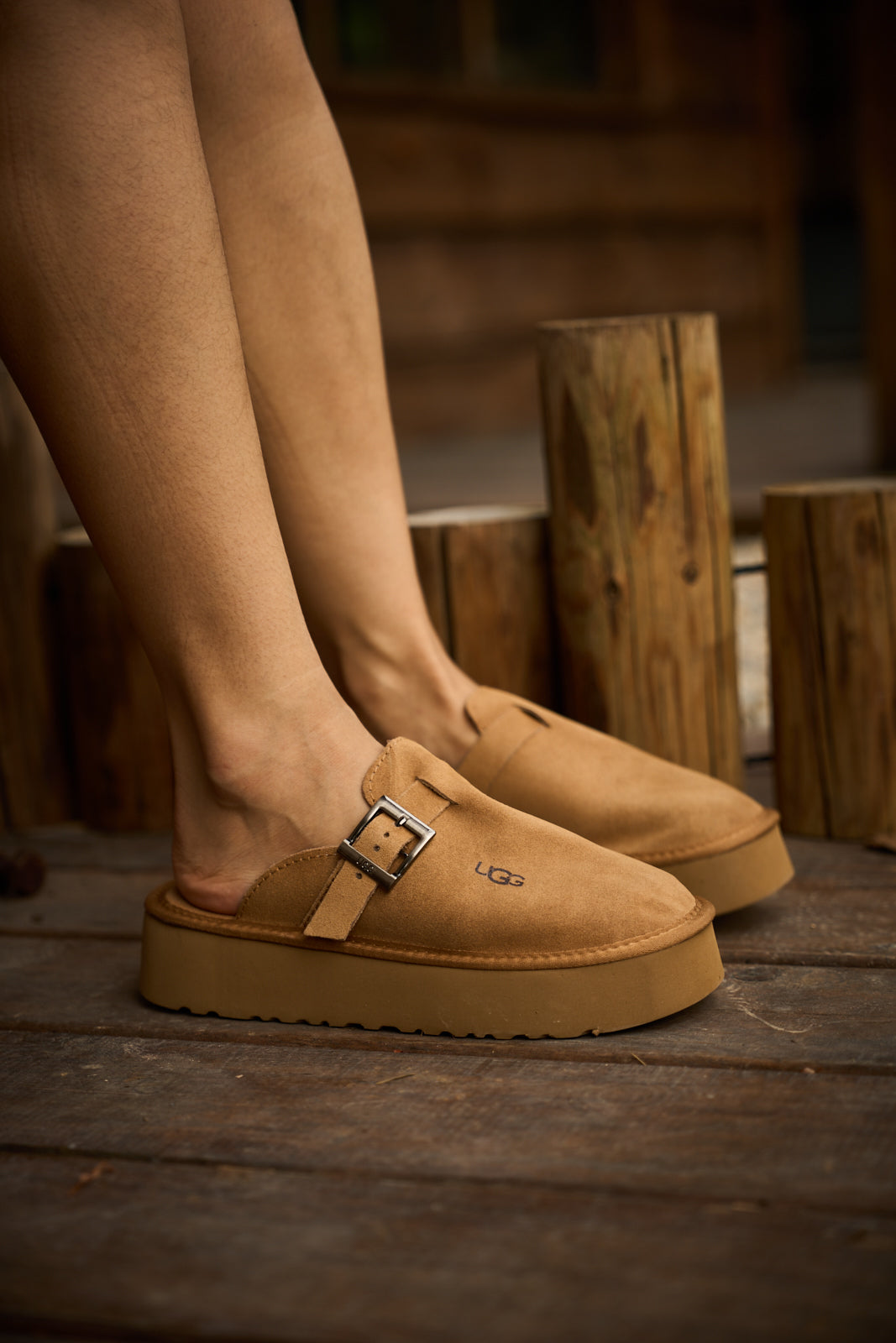 SMAIBULUN Ugg | Forever Iconic Platform Clog - Chestnut