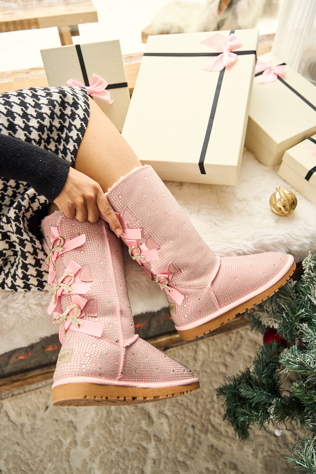 SMAIBULUN Ugg | Swifties Diamond Stage Ribbon Bows Suede Boots - pink