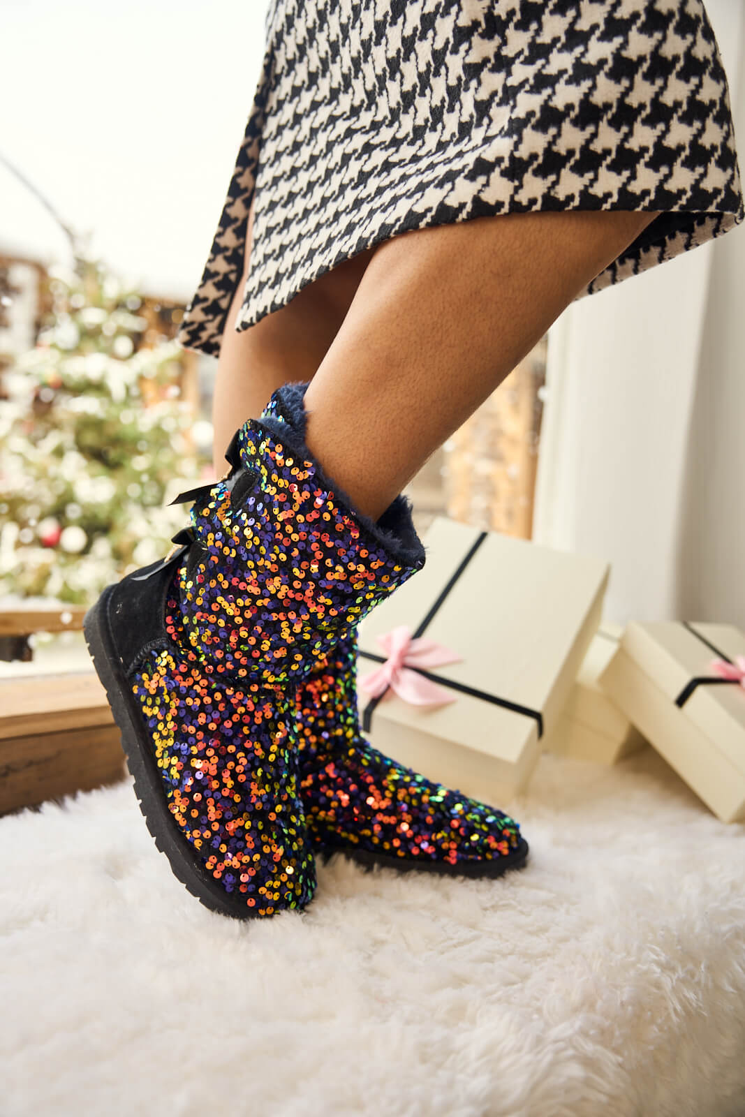 Smaibulun Ugg | Haute Holidays Sequin Glam Shearling Boots - multi