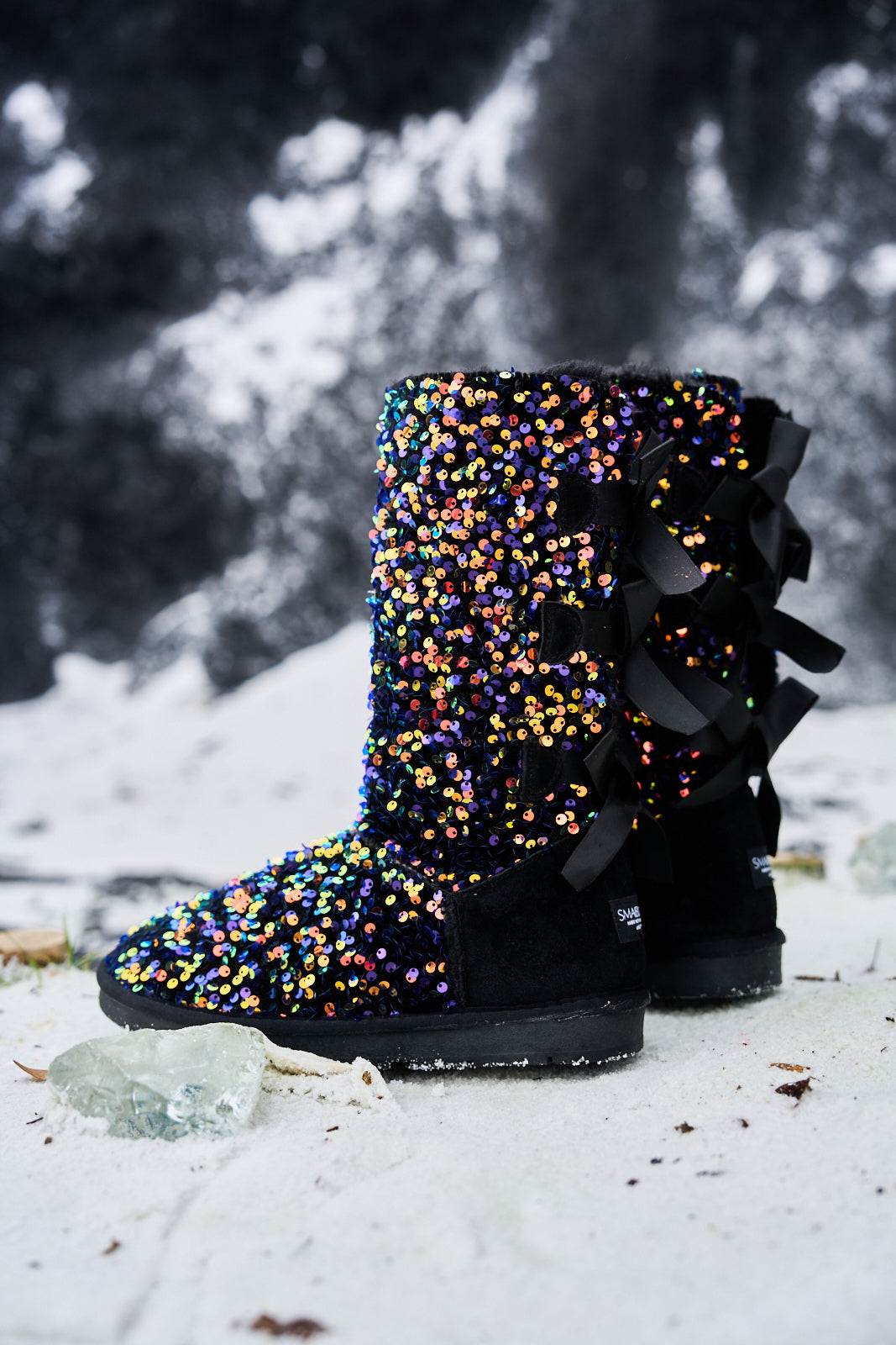 SMAIBULUN Ugg | Rhinestone Ribbon Tri-Tie Bow Suede Boots - Multi