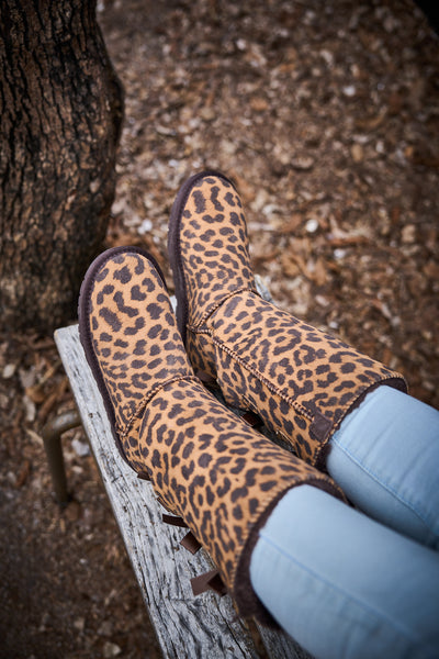 SMAIBULUN Ugg | Tri Ribbon Bow Suede Boots - cheetah