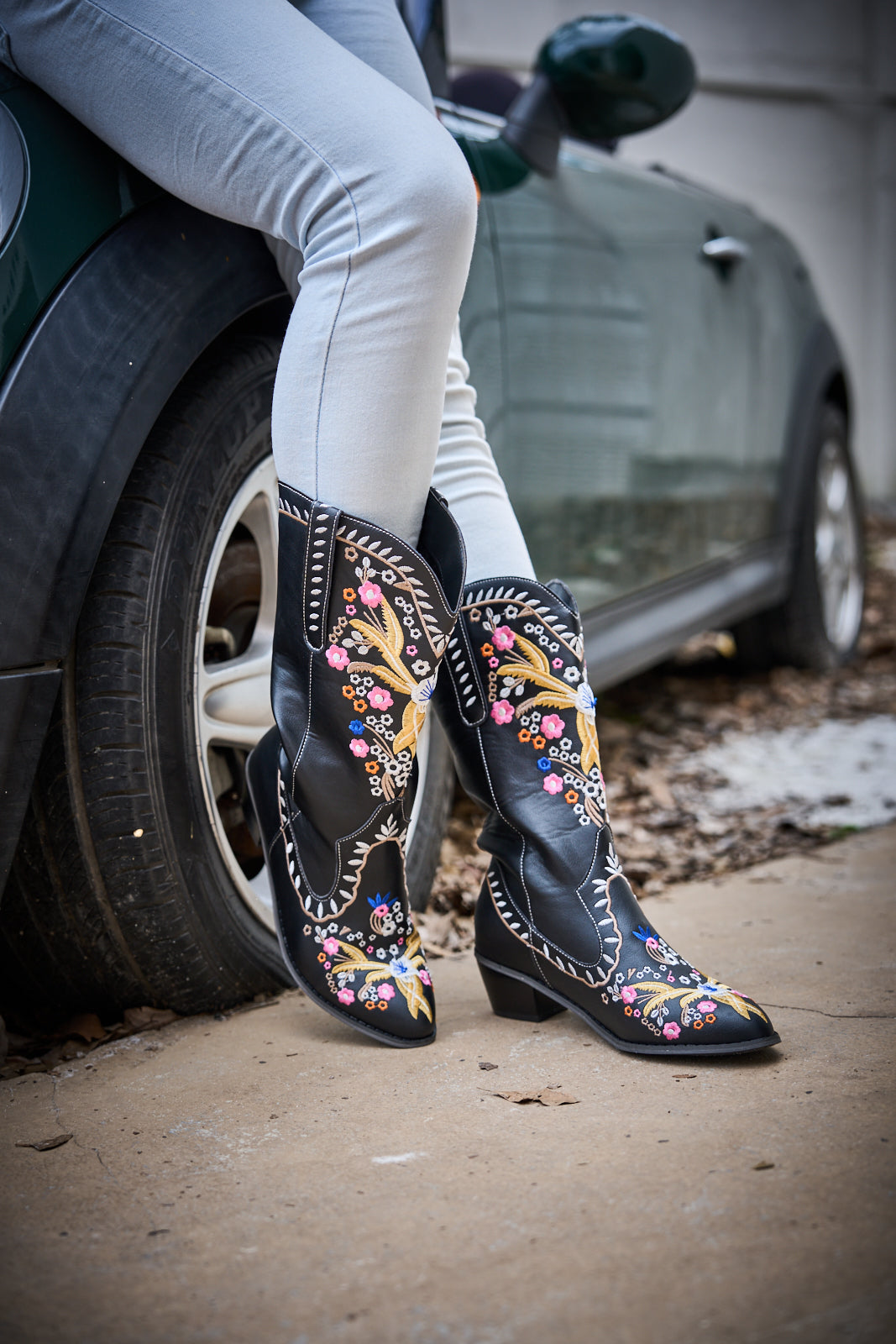 En Bloom | Santa Fe Floral Embroidered Western Knee Boots - Black