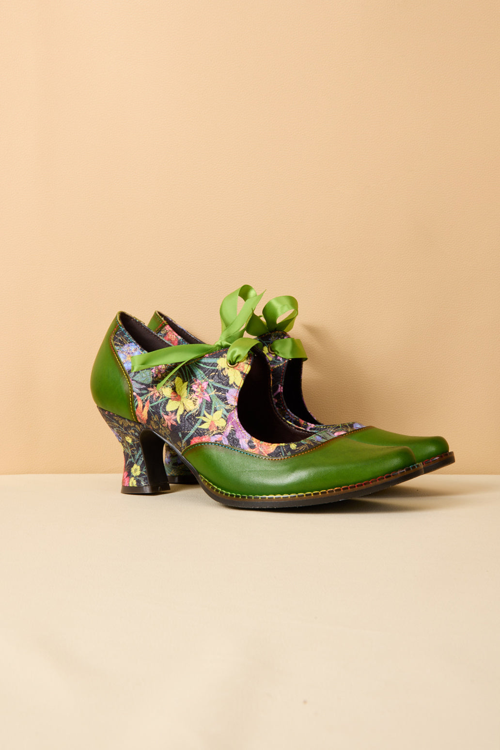 Soffia | Romance Novel Floral Leather Pump