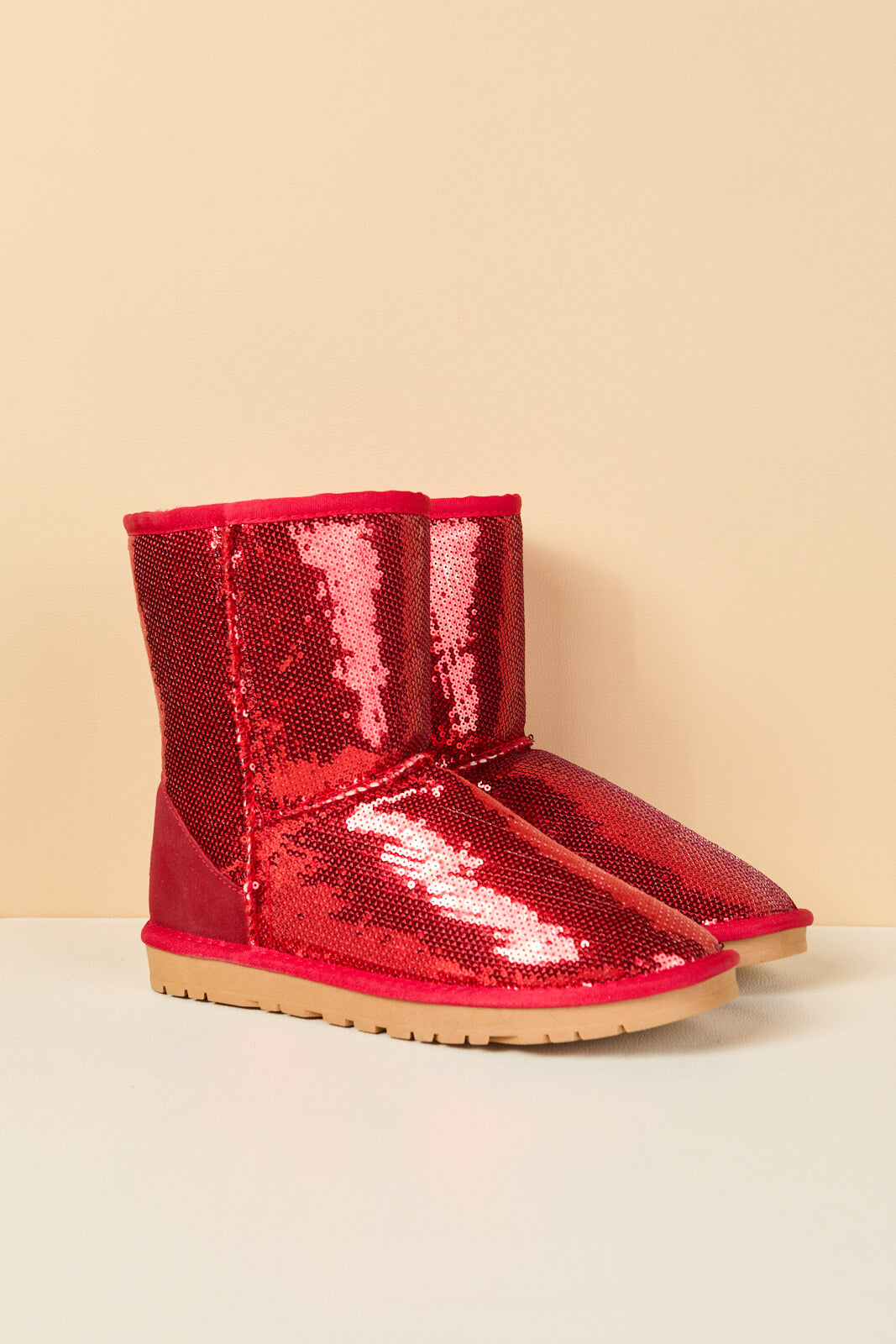 Smaibulun Ugg | Dallas Glam Sequin Shearling Boots - crimson