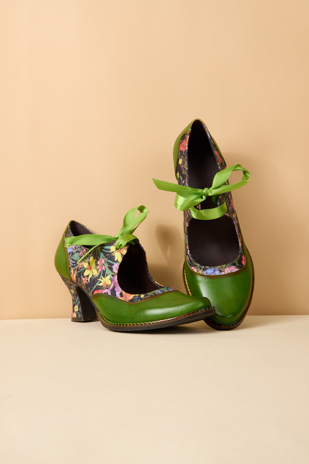 Soffia | Romance Novel Floral Leather Pump