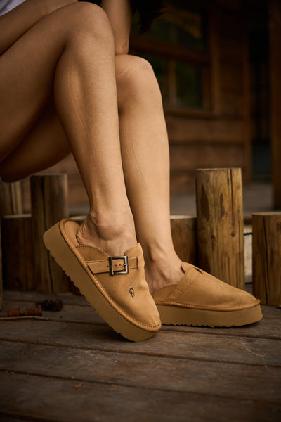 SMAIBULUN Ugg | Forever Iconic Platform Clog - Chestnut