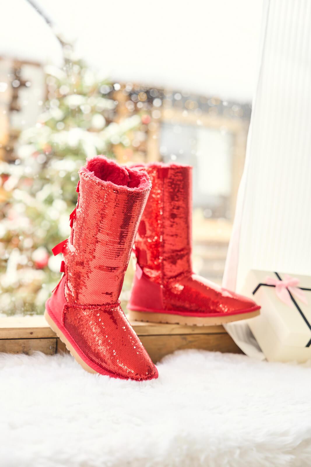 SMAIBULUN Ugg | Tay Swift Celebration Rhinestone Bailey Bow Sequin Boots - Red