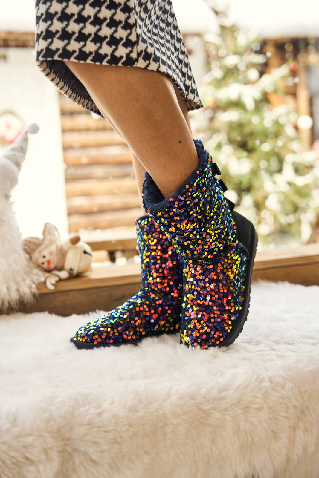 Smaibulun Ugg | Haute Holidays Sequin Glam Shearling Boots - multi