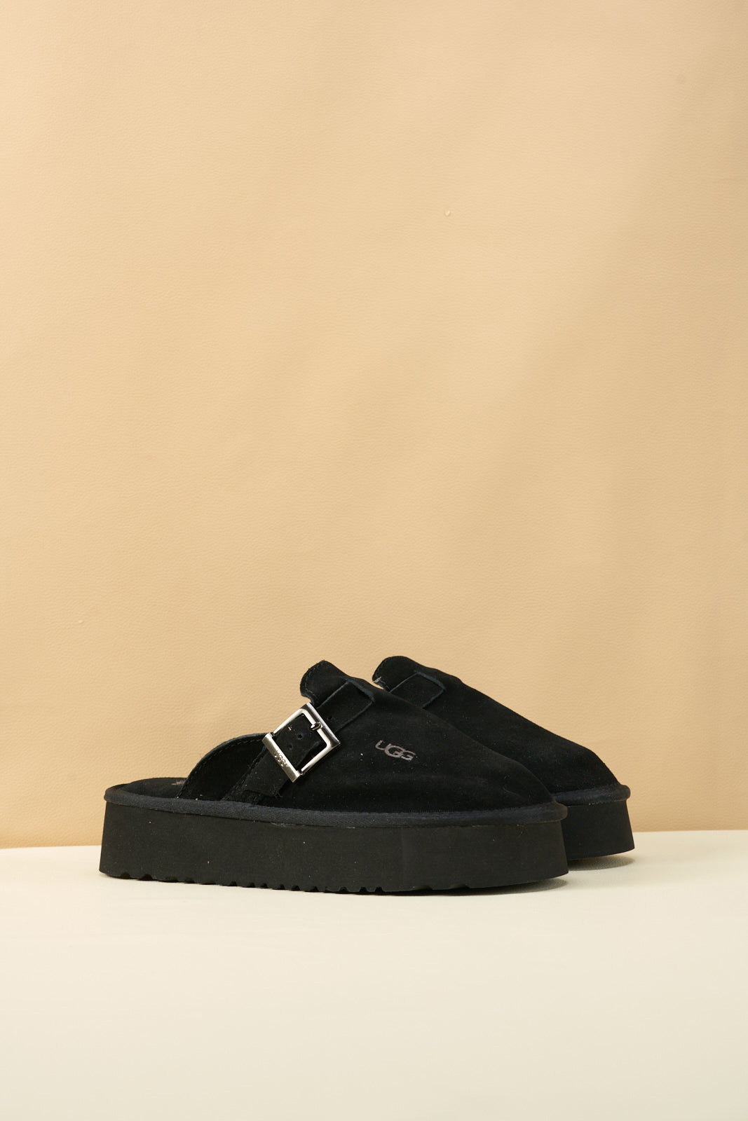 SMAIBULUN Ugg | Forever Iconic Platform Clog - Black