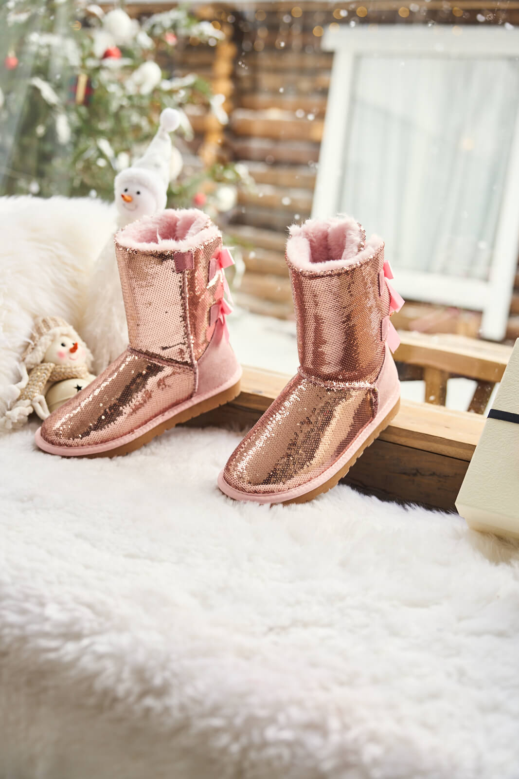 Smaibulun Ugg | Haute Holidays Sequin Glam Shearling Boots - pink