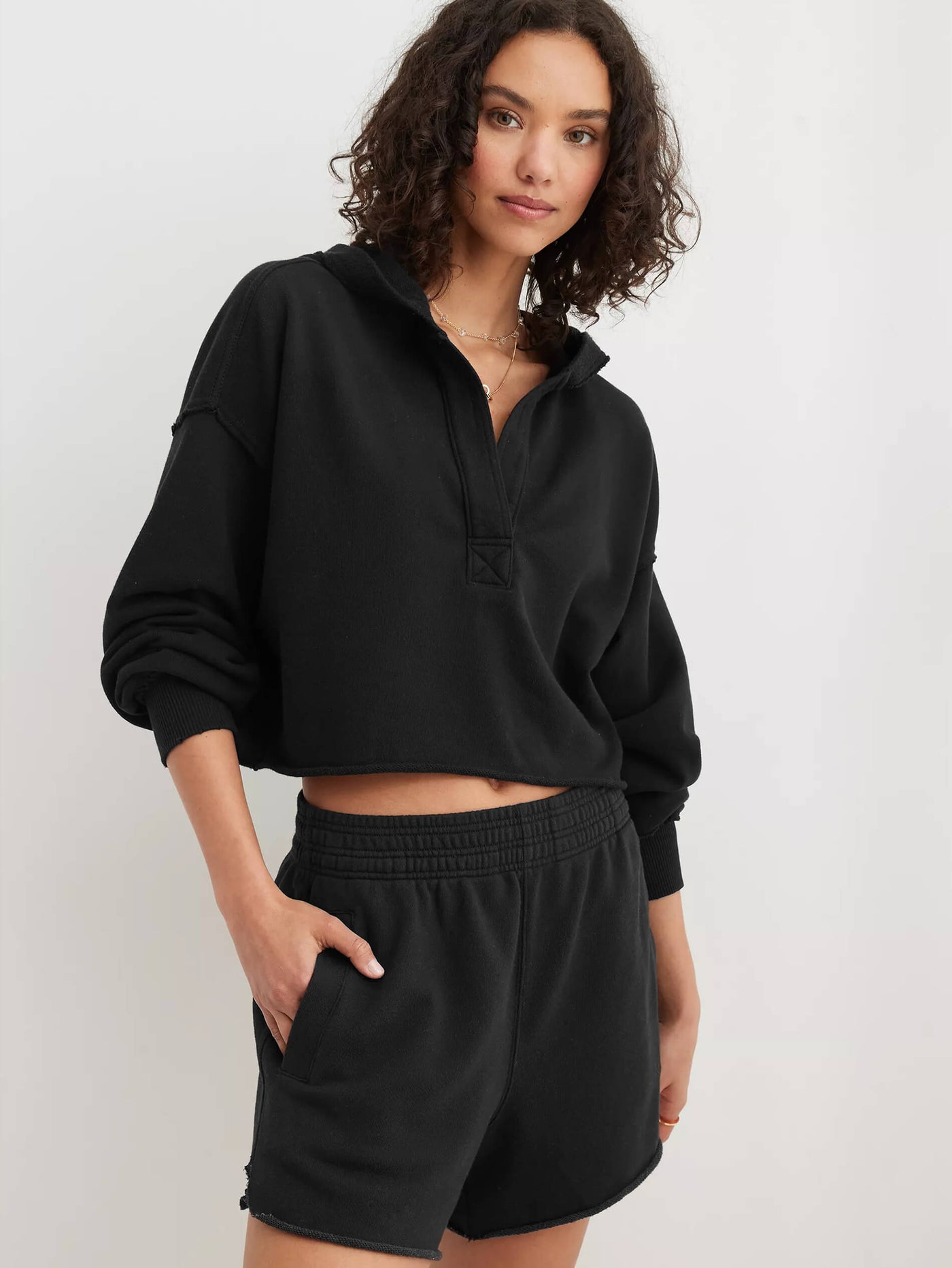 Chill Vibes Crop Hoodie Sweater - Black