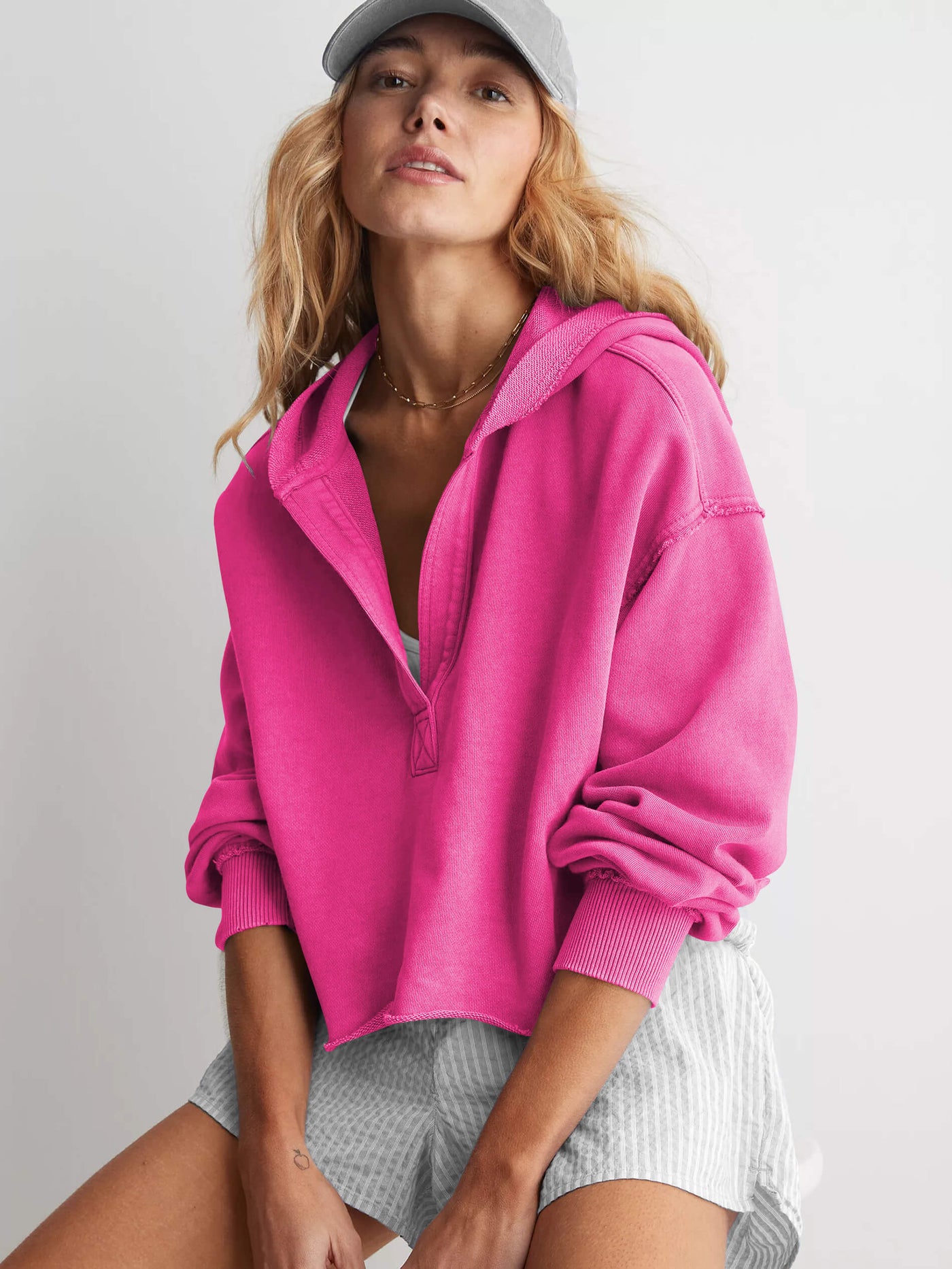 Chill Vibes Crop Hoodie Sweater - Fuchsia