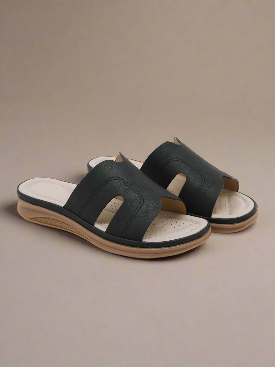 Siketu | Off the Coast Cushioned Flat Sandals - Black