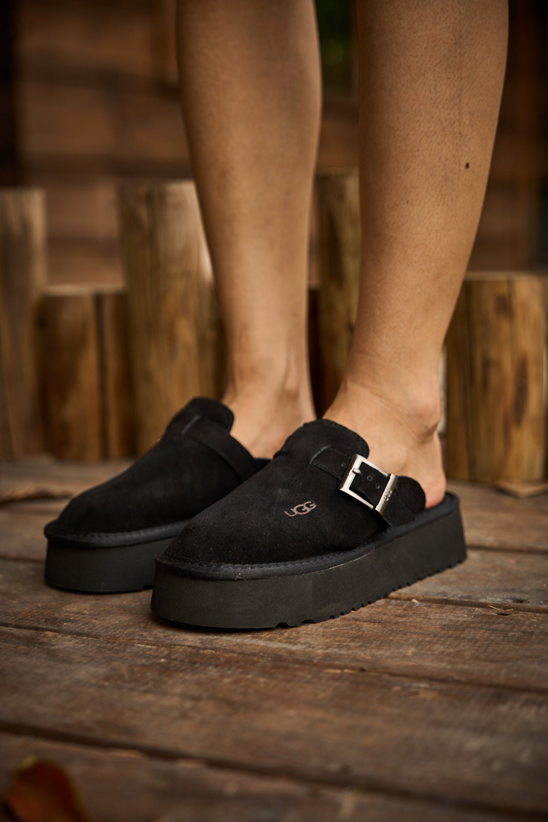 SMAIBULUN Ugg | Forever Iconic Platform Clog - Black