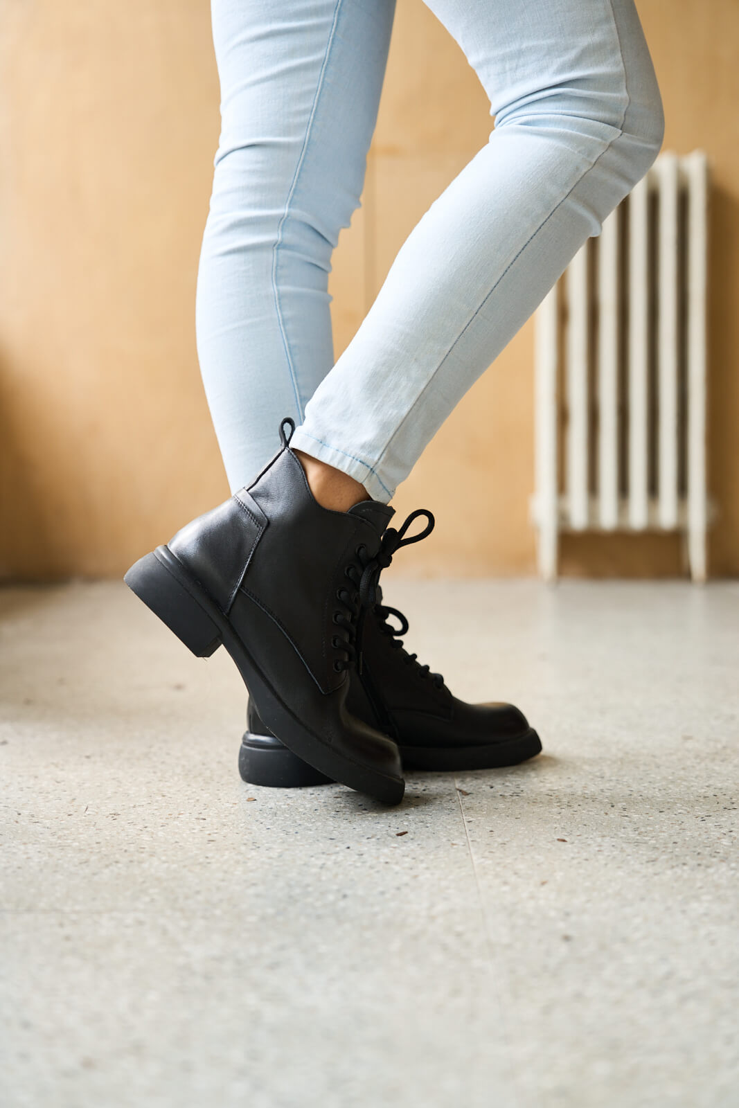 Rumour Has It | Brycen II Leather Combat Boot - black