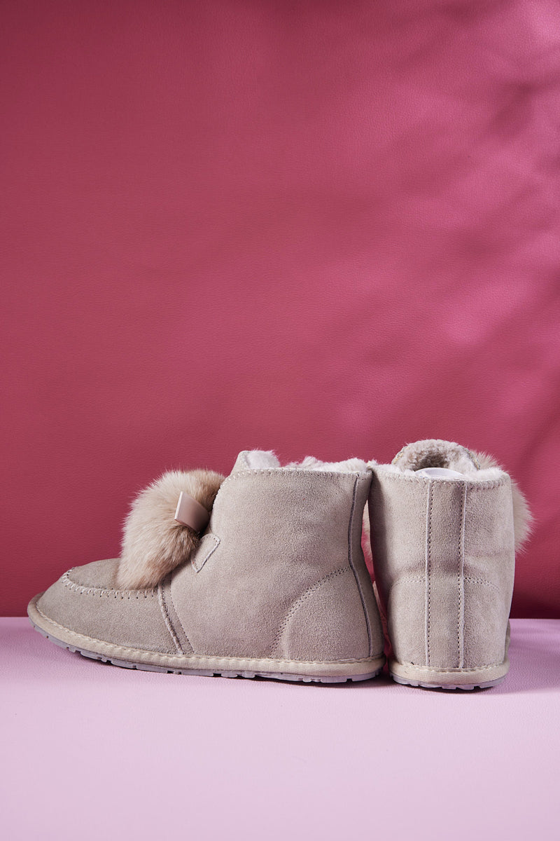 SMAIBULUN Ugg | Teddy Faux Fur Balls Suede Boot - Grey