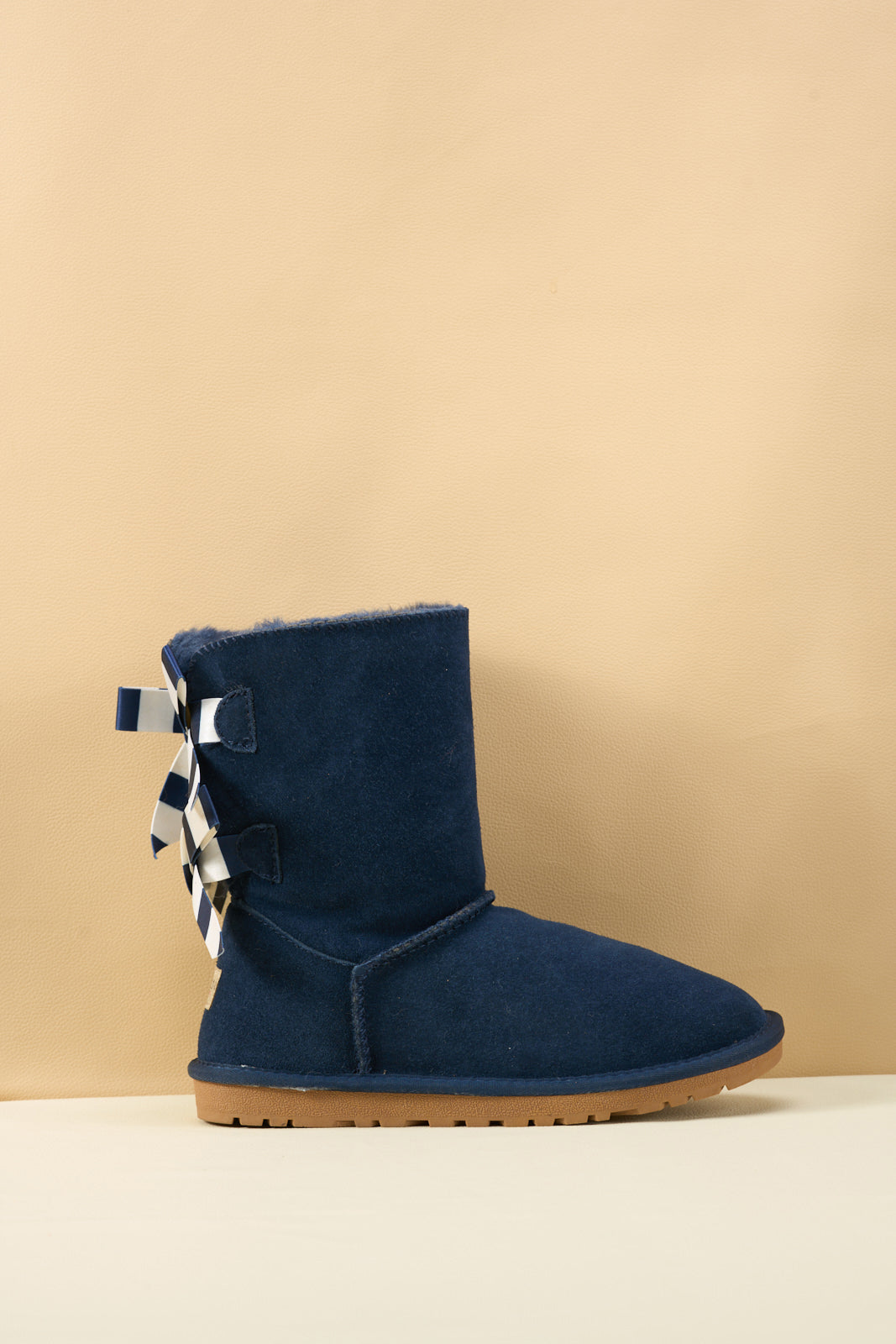 Smaibulun Ugg | Serenity Striped Bailey Bow Shearling Boots - Navy