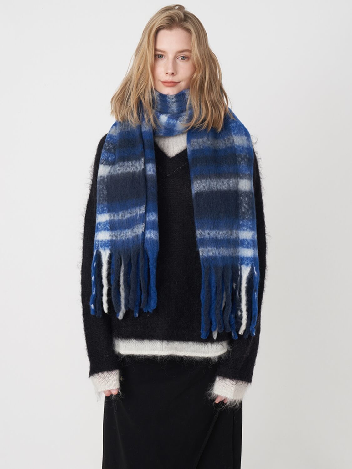 Mitchell Gradient Tassel Blanket Scarf - Navy