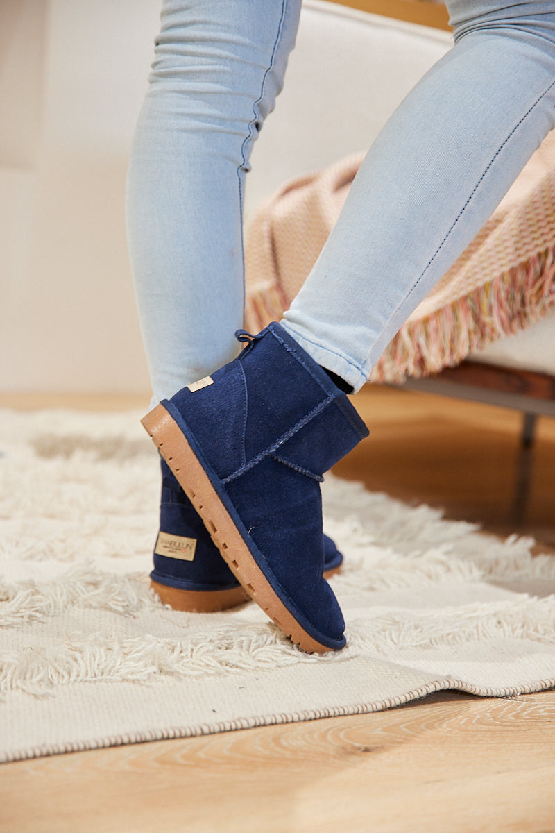 SMAIBULUN Ugg | Faux Fur-Lined Classic Short Ugg Boots - Navy