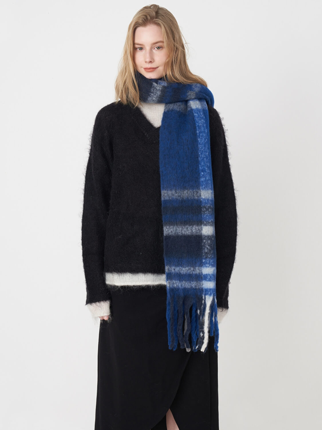 Mitchell Gradient Tassel Blanket Scarf - Navy