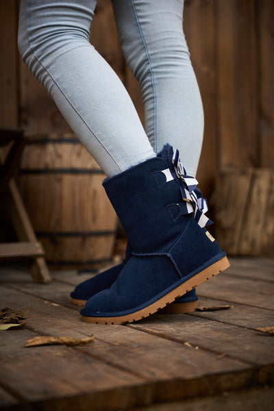 Smaibulun Ugg | Serenity Striped Bailey Bow Shearling Boots - Navy