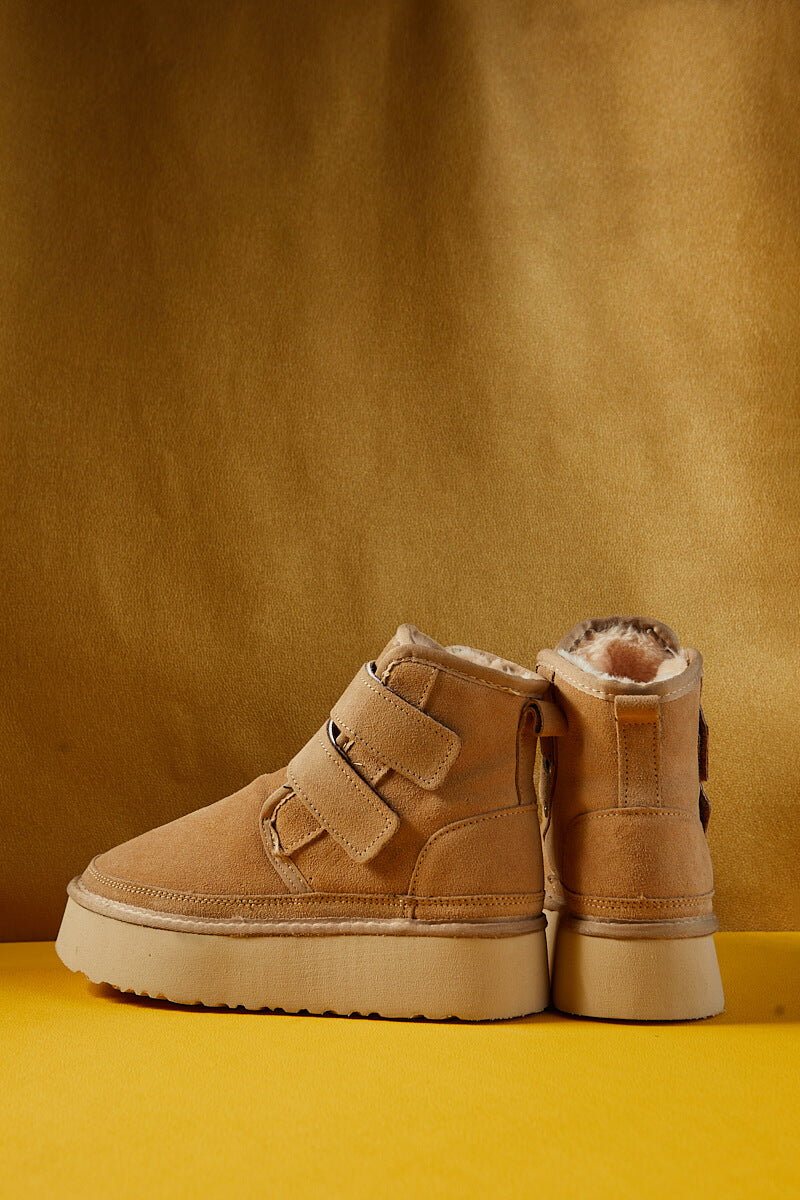 Smaibulun Ugg | Arlene Suede Platform Boots - Sand