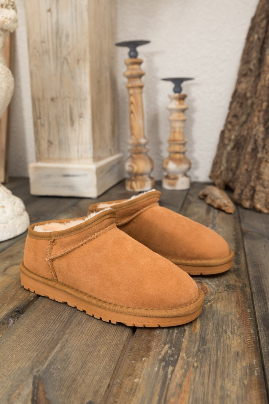 UGG classic slipper sold sze 8