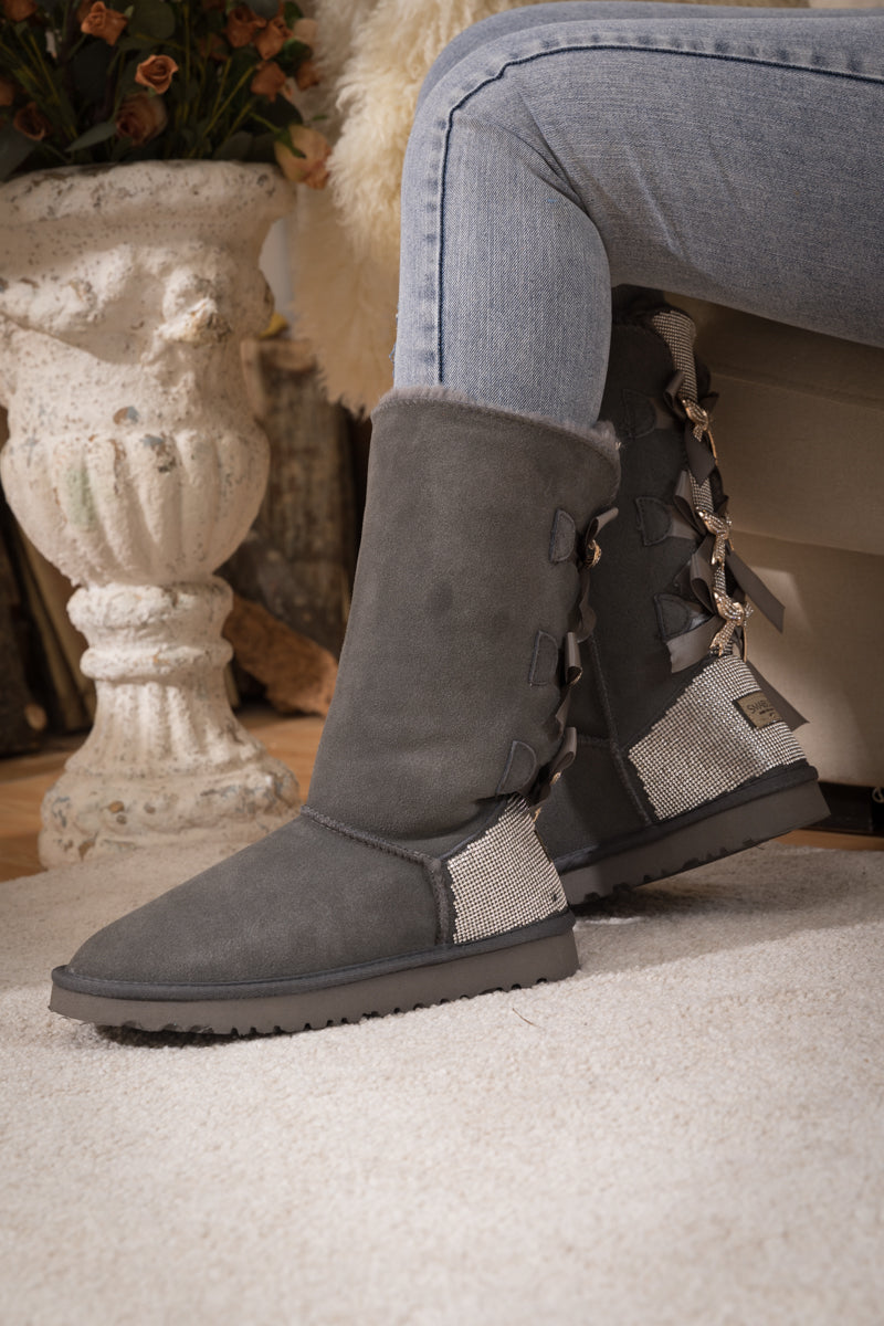 Top Five Reasons for Including Grey UGG Boots in Your Winter Outfit
