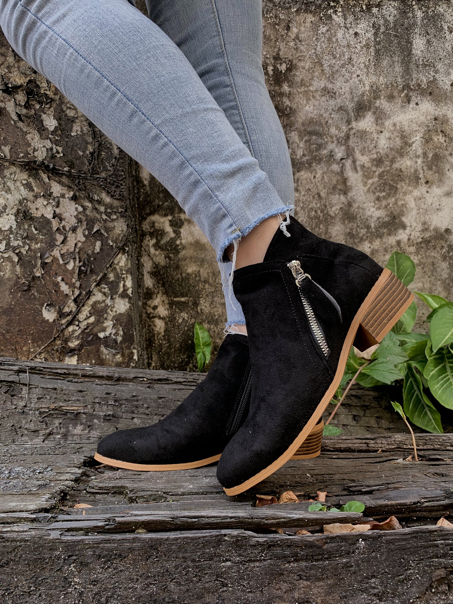 En Bloom | Classic Low Ankle Boots - Black – SMAIBULUN