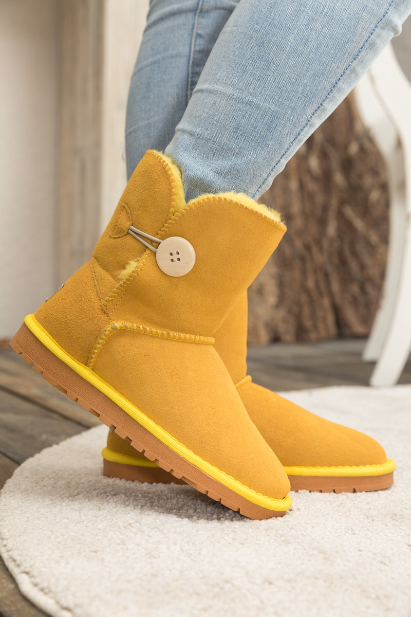 UGG Yellow and Blue Casual Boots TD) UGG Logo Boots  main image 4